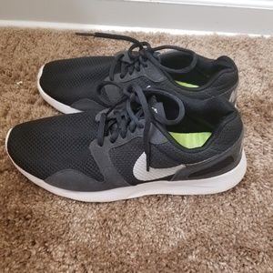 Black Nike Kaishi